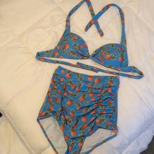 NEVER WORN🍍print hi-waist bikini
